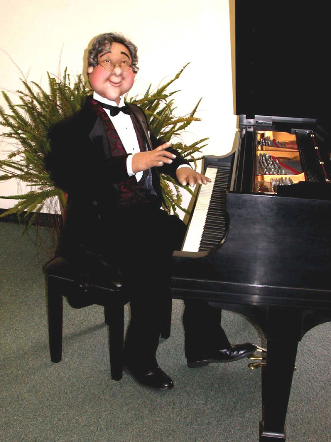 PeterPainter.jpg (26036 bytes)